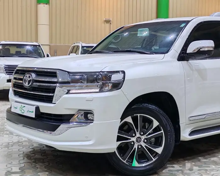 تويوتا لاندكروزر 2020 رقم 4فل الفل عبداللطيف مخزن. 14
