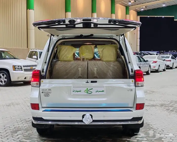 تويوتا لاندكروزر 2020 رقم 4فل الفل عبداللطيف مخزن. 7