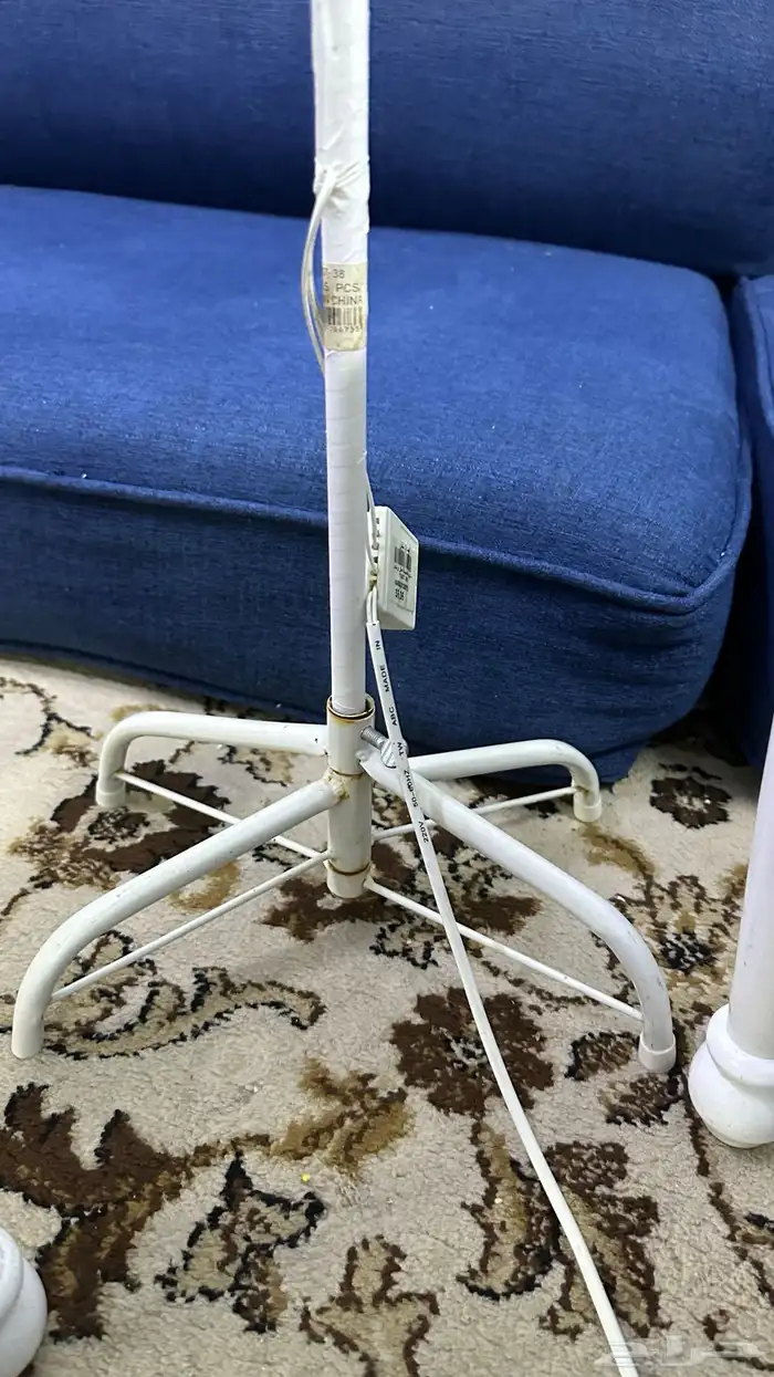 طاولتين مع شجره مضيئه 5