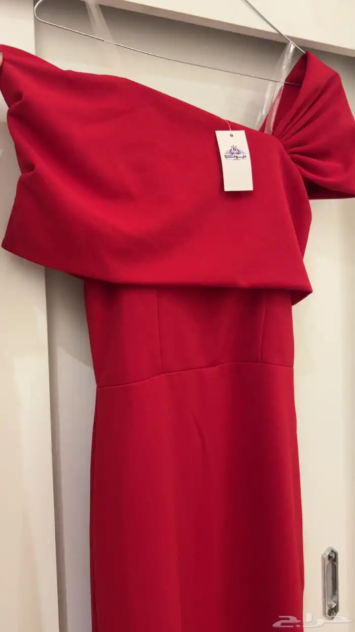 فستان احمر 0