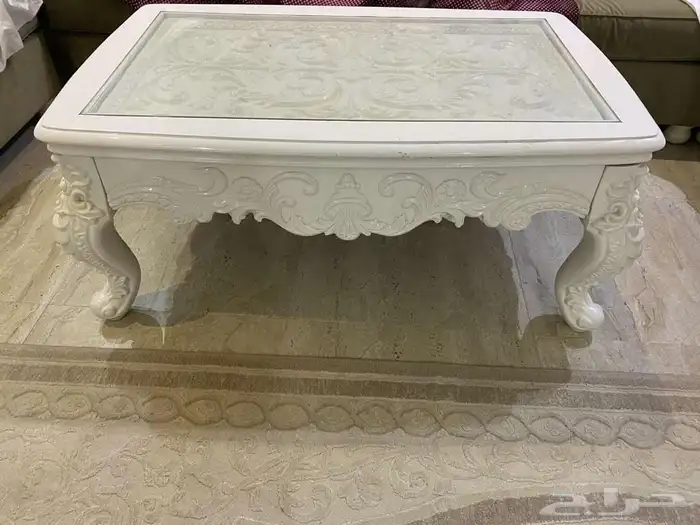طاولة كبيرة بيضا 1