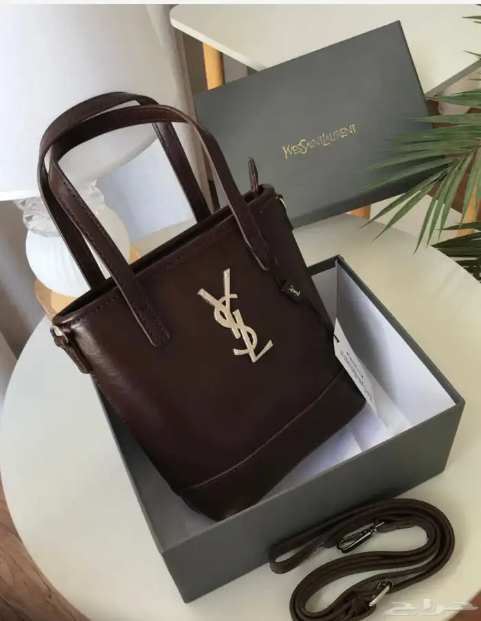 شنط شانيا وسان لوران ولويس فيتون 4