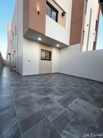 للبيع فيلا روف ارضي وروف علوي حي الصفا تبوك 680 الف 0