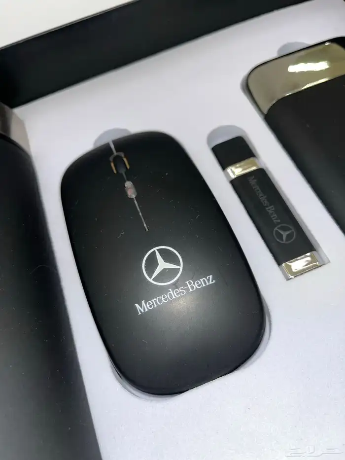 طقم فاخر مع طباعة جميع شعارات 2