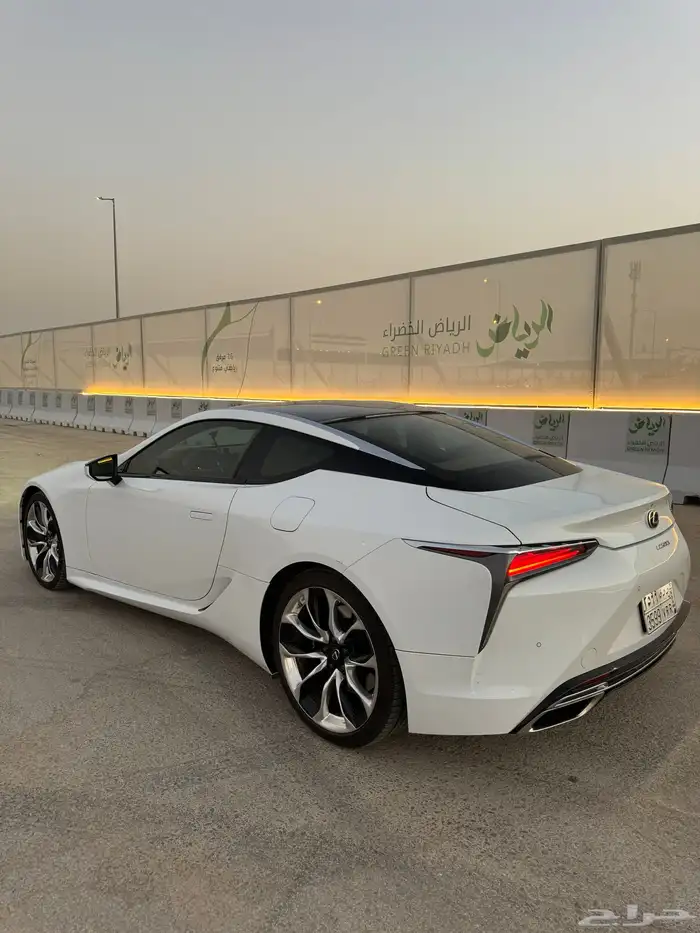 لكزس LC500 موديل 2021 3