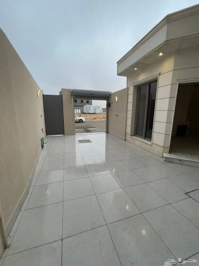 للبيع وحدة ارضية مودرن حي الفيصلية 1