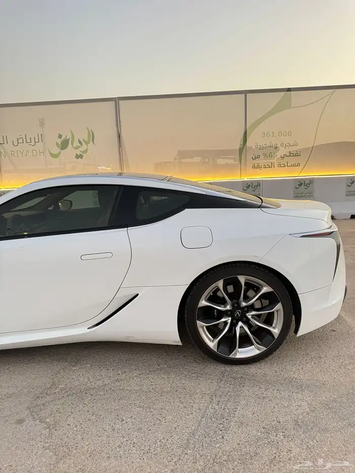 لكزس LC500 موديل 2021 4