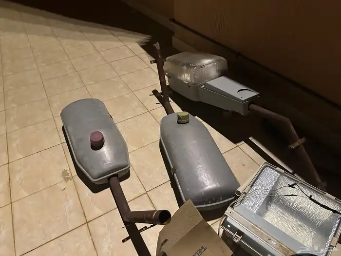 كشافات مستعملة بحالة جيدة للبيع 1