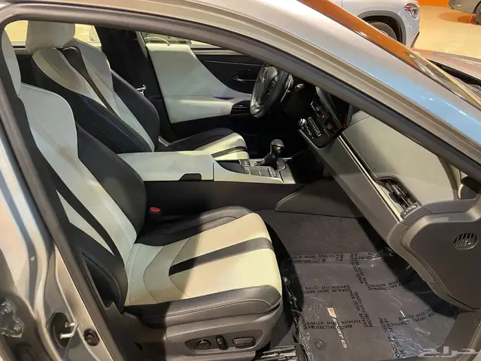 2022 لكزس ES350 F SPORT 26