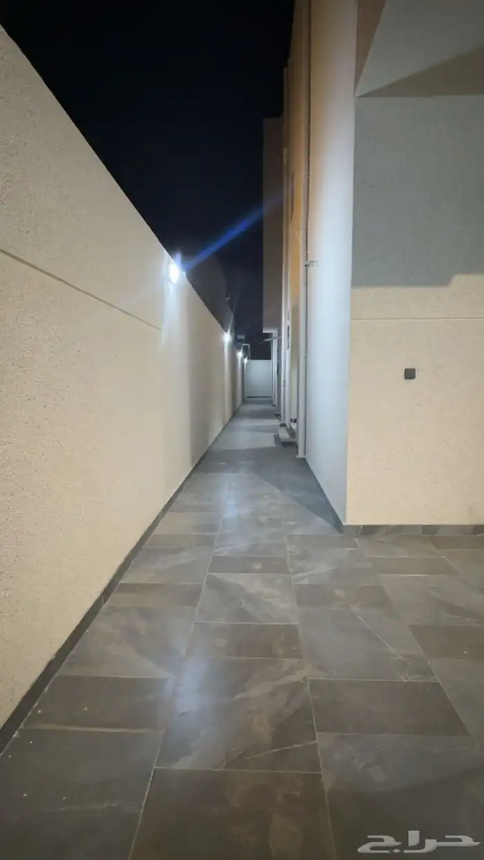 فلل فلتين روف بحي البوادي 2
