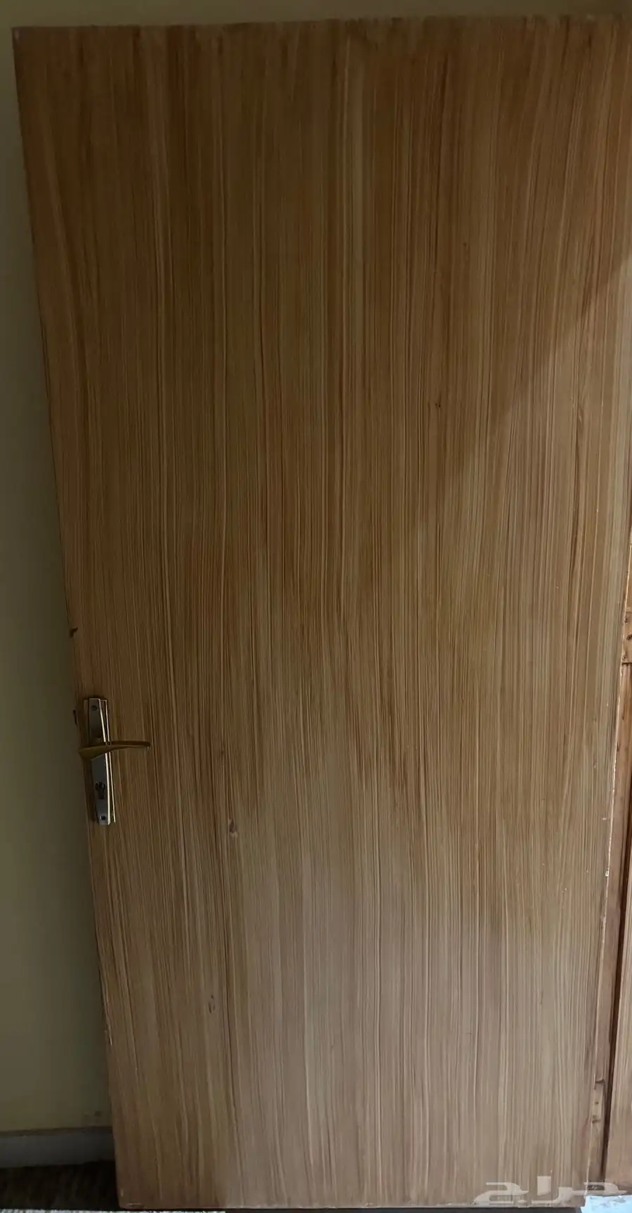 للبيع باب خشب 0