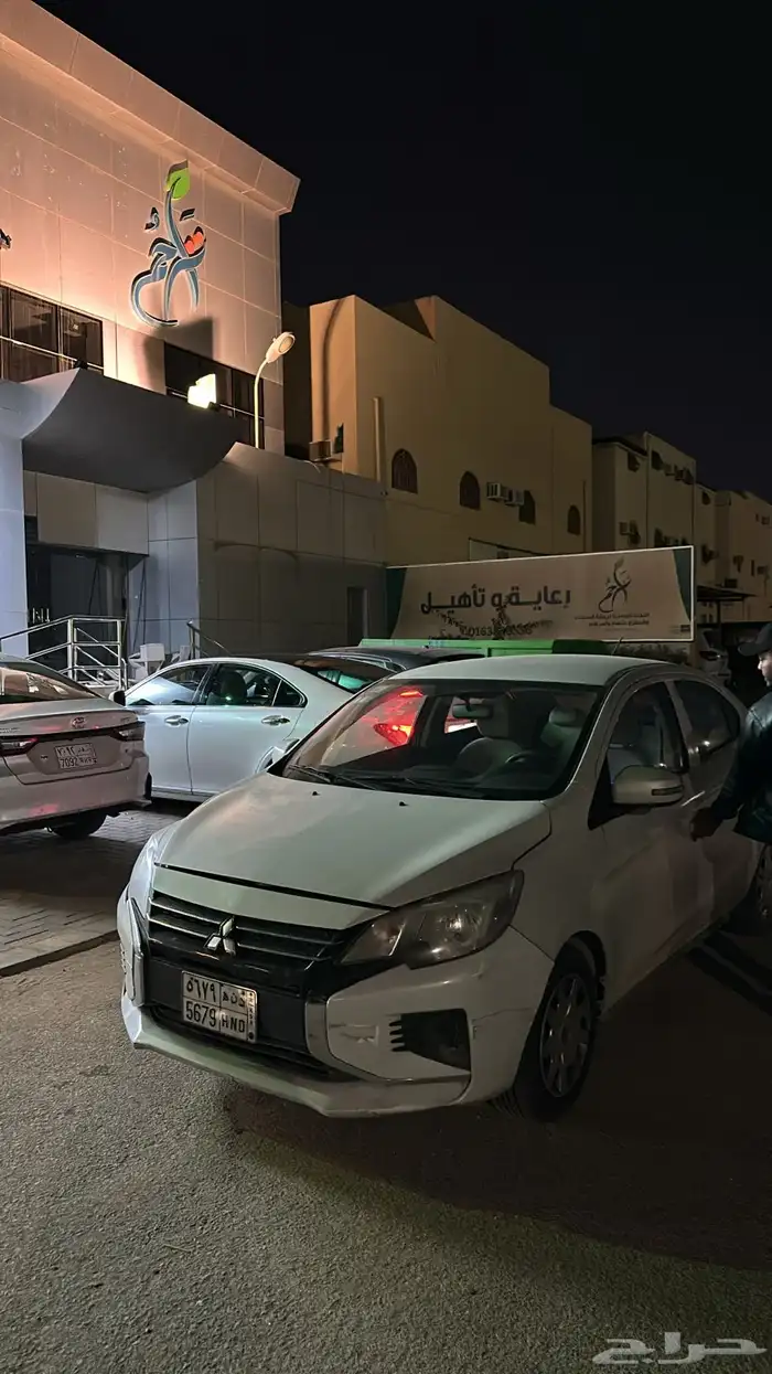 يوجد لدينا مكتب تأجير سيارات يومي وشهري 5