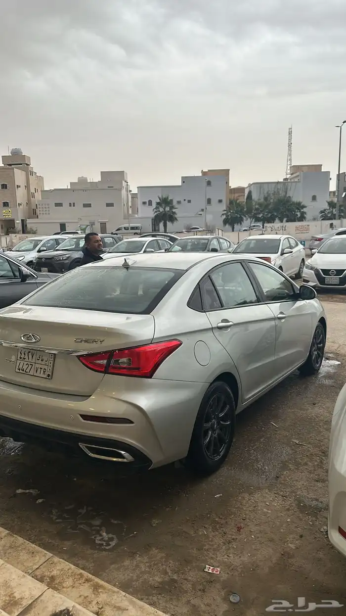 يوجد لدينا مكتب تأجير سيارات يومي وشهري 12