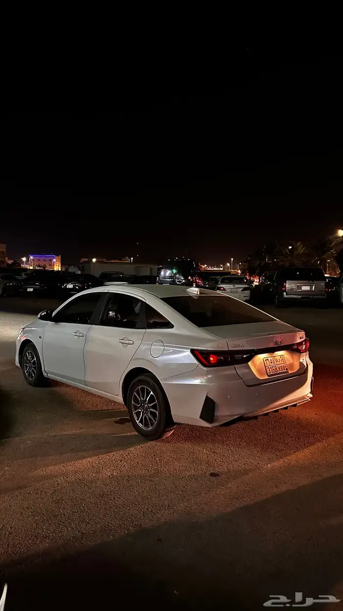 يوجد لدينا مكتب تأجير سيارات يومي وشهري 18