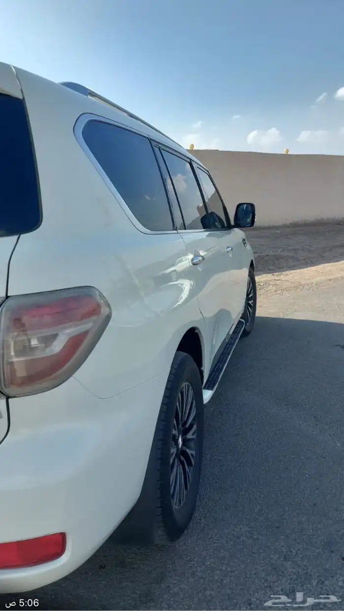 نيسان 4