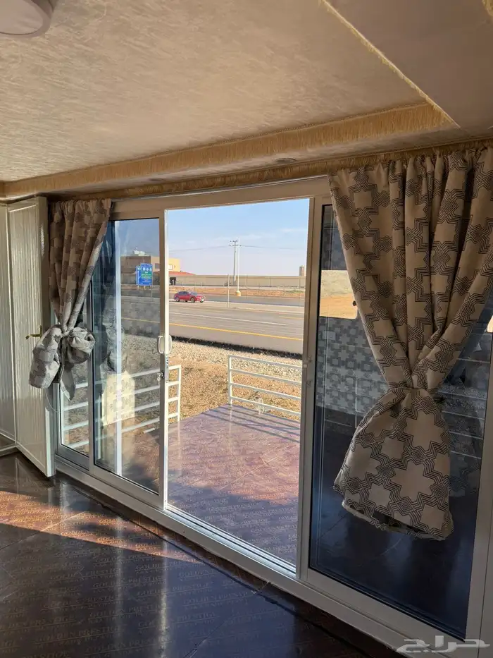 كرفان اماراتي مبطن تصميم جميل 16