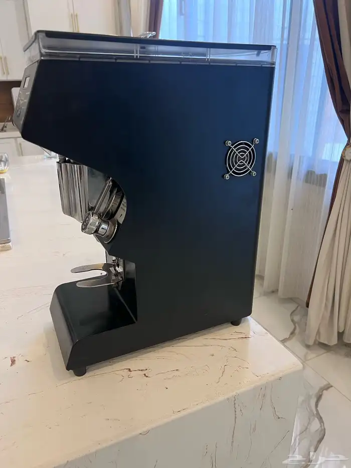 اسبرسو مكينة قهوة لاشمبالي m23 شبه جديدة 2