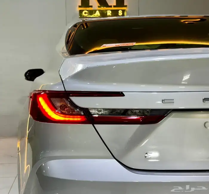 تويوتا كامري E موديل 2025 24