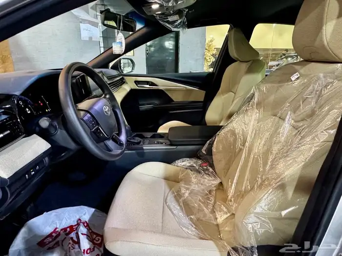 تويوتا كامري E موديل 2025 14