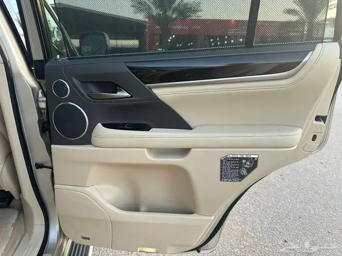 لكزس 2016 سعودي AD 33