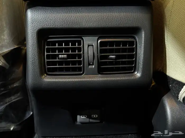 تويوتا كامري E موديل 2025 31