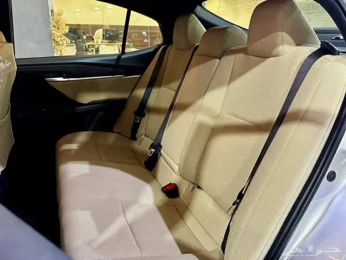 تويوتا كامري E موديل 2025 16