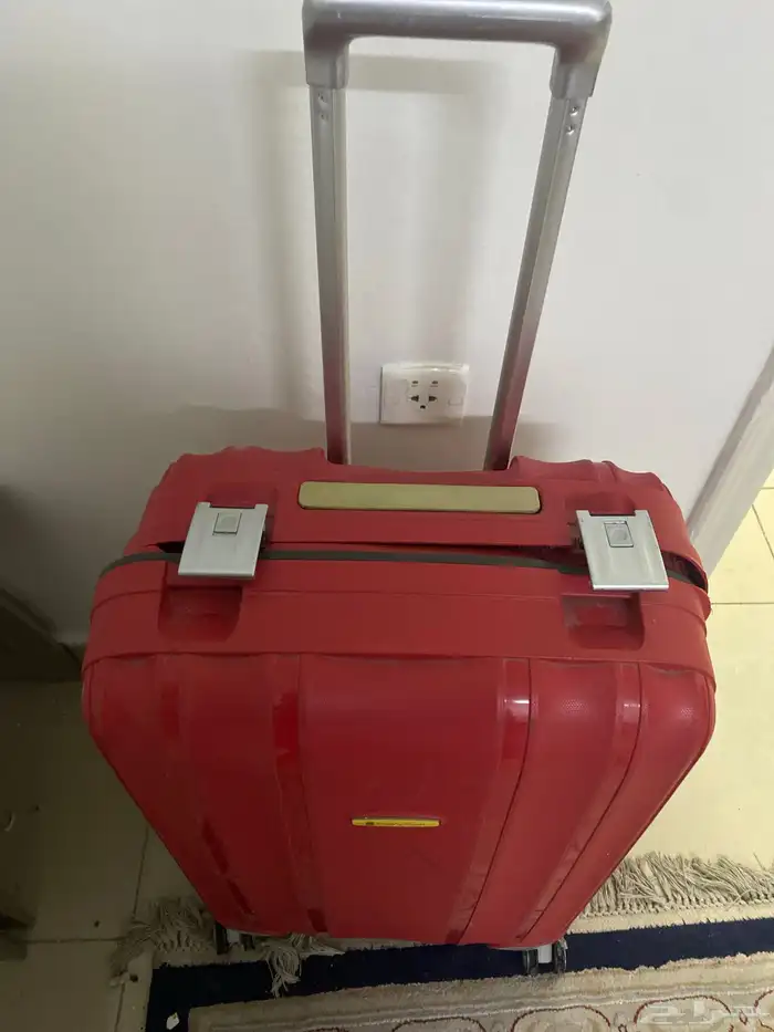 شنطة سفر مستعمله نظيفة وأصليه 1