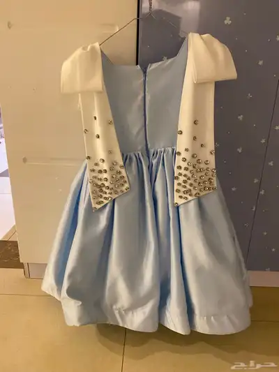 فستان ازرق عليه كريستال جميل ونضيف جدا على السوم 1