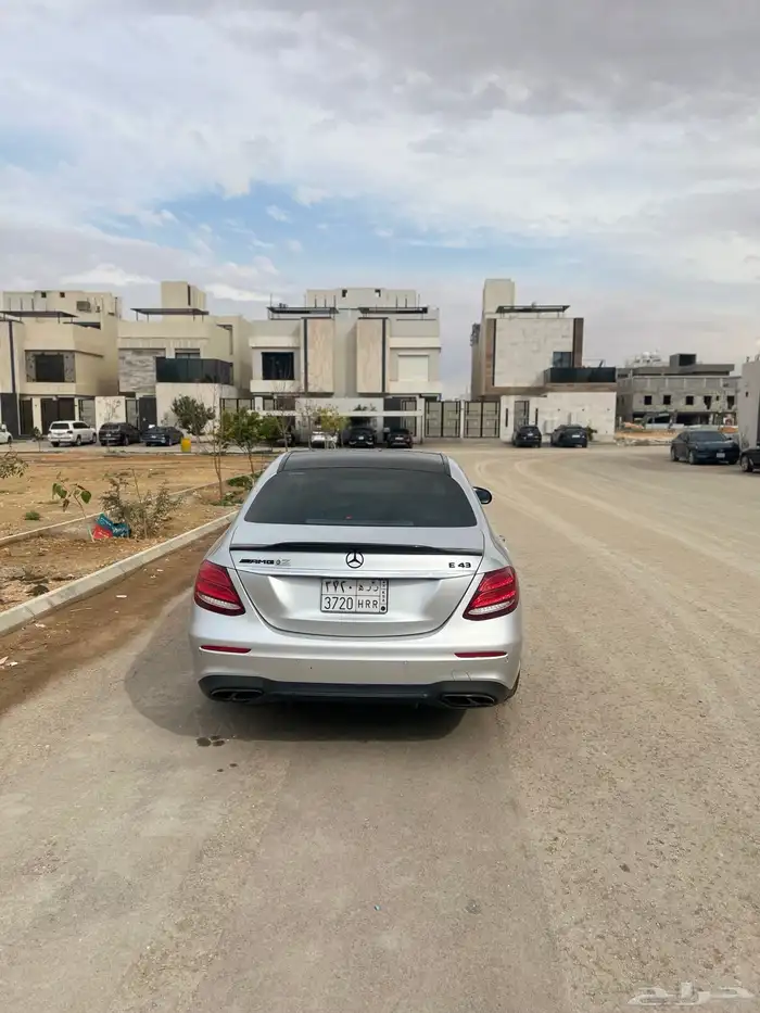 مرسيدس E43 اعلى المواصفات 4