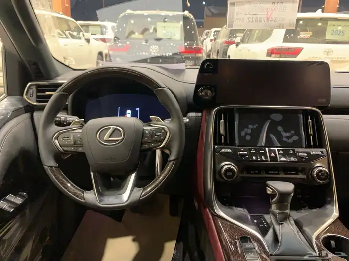تويوتا لكزس LX600  سعودي ابيض داخل احمر2025 9