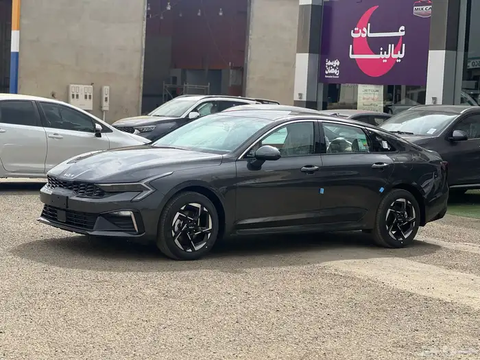 كيا K5 مطور 2026 لون رمادي وكيل الجبر 5
