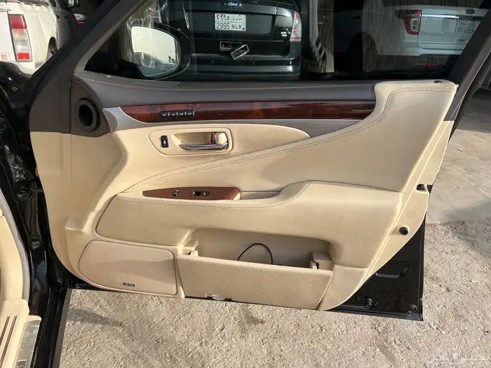 ديكور أبواب لكزس 460LS و طارة 2013بيج 1