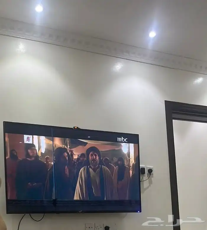 ريموت تلفزيون ماركة ( TIT )الأصلي وشاشه نفس الماركة 70 بوصه 3