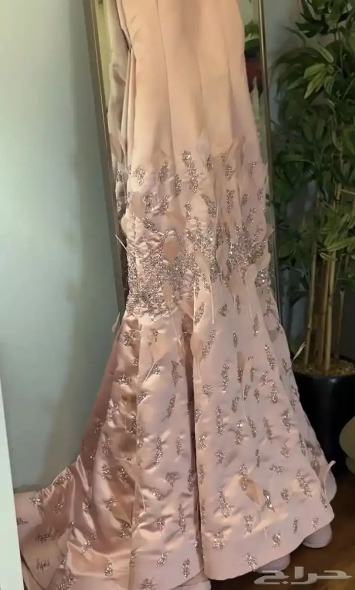 فستان للبيع شريته 2700 بيع1500 2