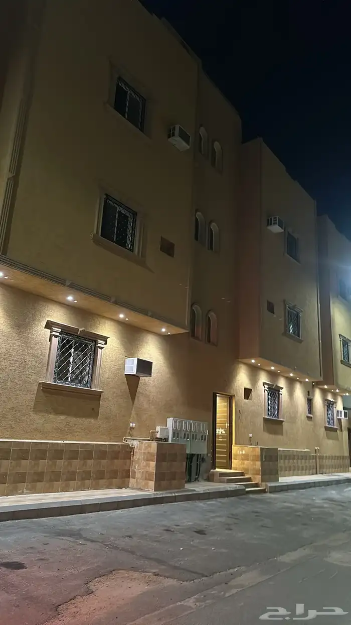 للبيع عمارة بالطائف الحلقة الغربية موقع مميز 7 شقق 12