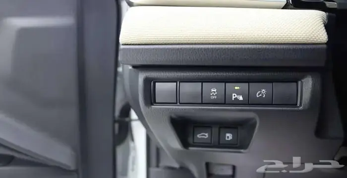 تويوتا كامري E بنزين 2025 11