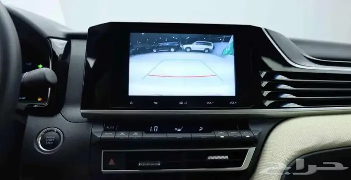 تويوتا كامري E بنزين 2025 10