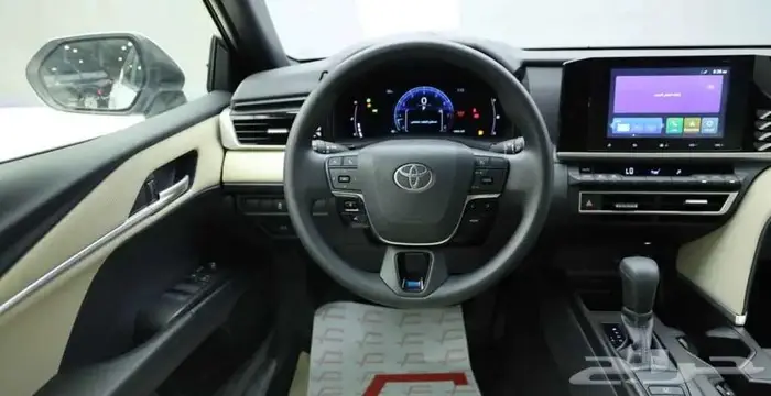 تويوتا كامري E بنزين 2025 7