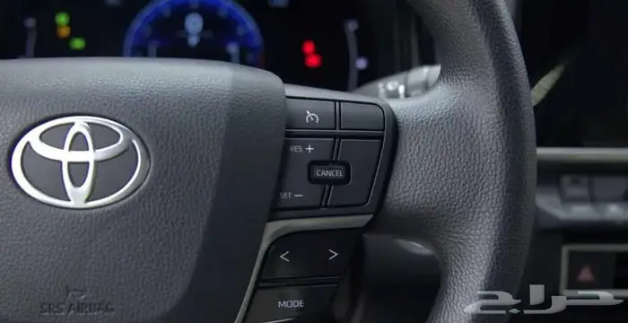 تويوتا كامري E بنزين 2025 9