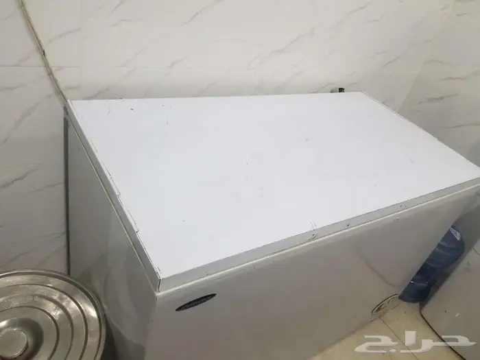 ثلاجة فريزر ارضي وسط للبيع بحالة ممتازة 1