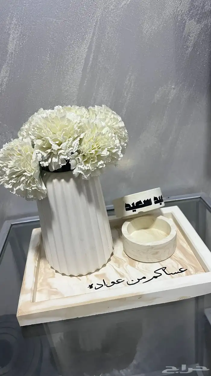 قطع مصنوعه من الجبس والاسمنت بالاسم او عباره 0