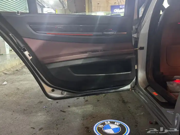 تركيب لد داخلي على سيارة BMW 2010 1