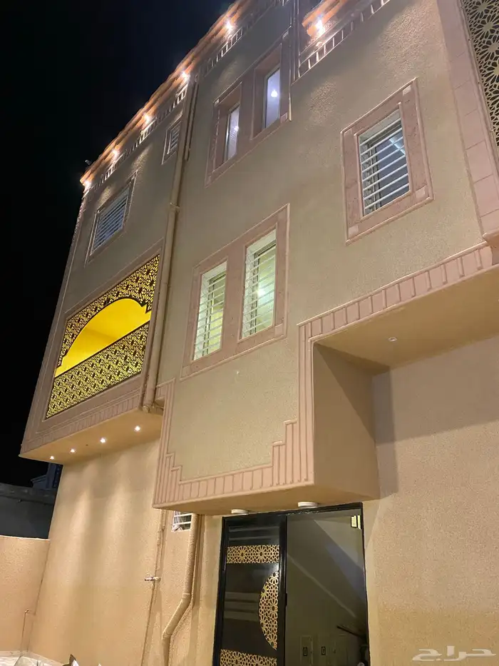 فيلا وثلاث شقق للبيع اوالايجار مخطط الجوهرة بمحايل عسير 1