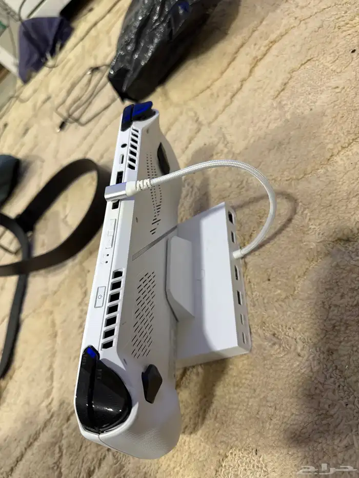 جهاز asus rog ally استخدام نظيف جدا جدا مع ستاند للجهاز 1