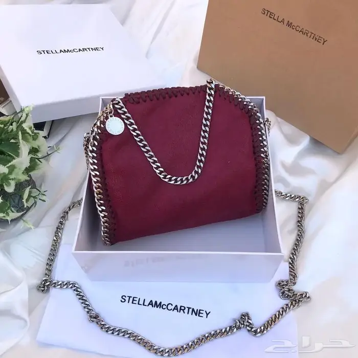 شنط ماركات 250 ريال القطعه 30