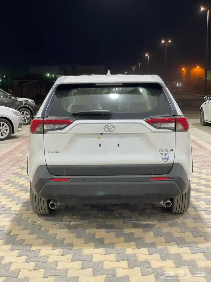 تويوتا راف فور LE دفع امامي هايبرد 2025 يبدا قسط1572 10