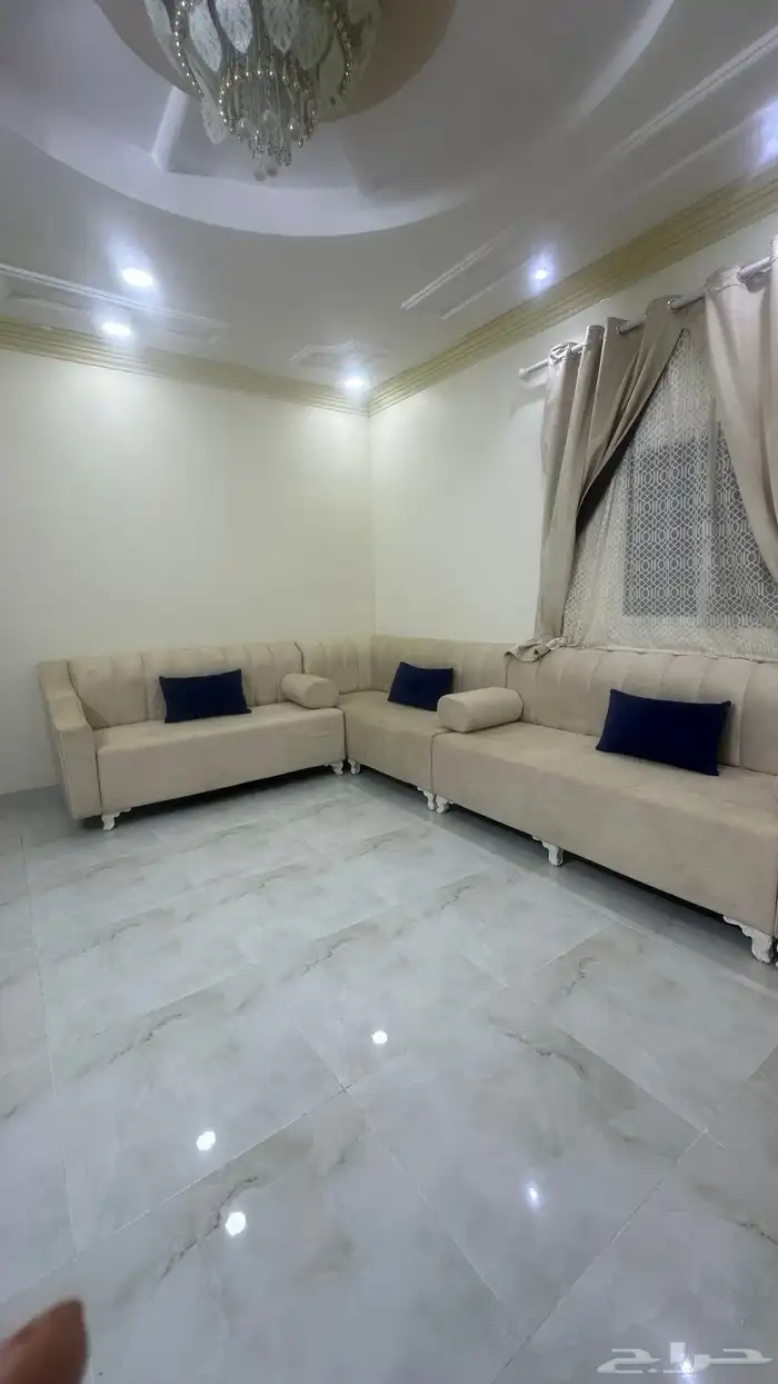 كنب مجلس جديد ونظيف مع الستاير أبيعه 2500 3