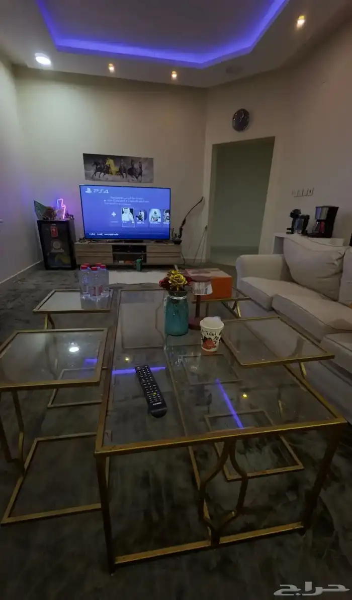 طاولة ذهبي زجاج للبيع 1