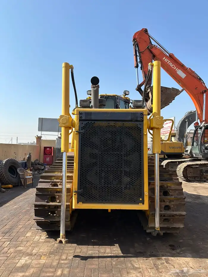 بلدوزر 155-6 وارد أمريكي نظيف جدا عدد ساعات العمل 15000 ساع 5