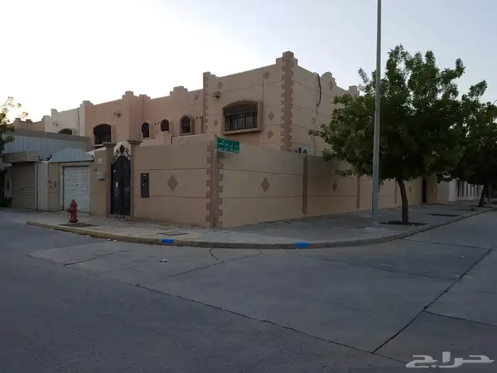للبيع دبلكس شبه متصل بالفاروق الجنوبية الجبيل360م2 المالك 6